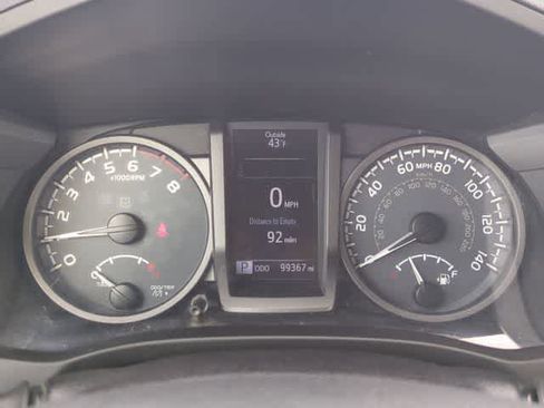 Used 2016 Toyota Tacoma TRD Sport w/ Towing Package image 32