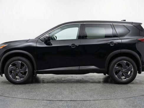 Used 2025 Nissan Rogue SV image 5