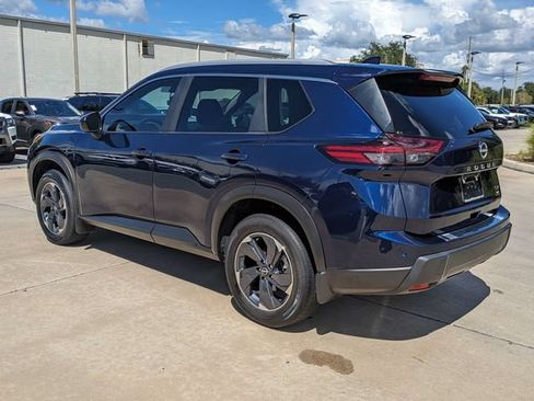 Used 2024 Nissan Rogue SV w/ SV Premium Package FWD image 7