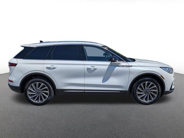 Used 2023 Lincoln Corsair Reserve w/ Equipment Group 201A AWD/4WD image 2