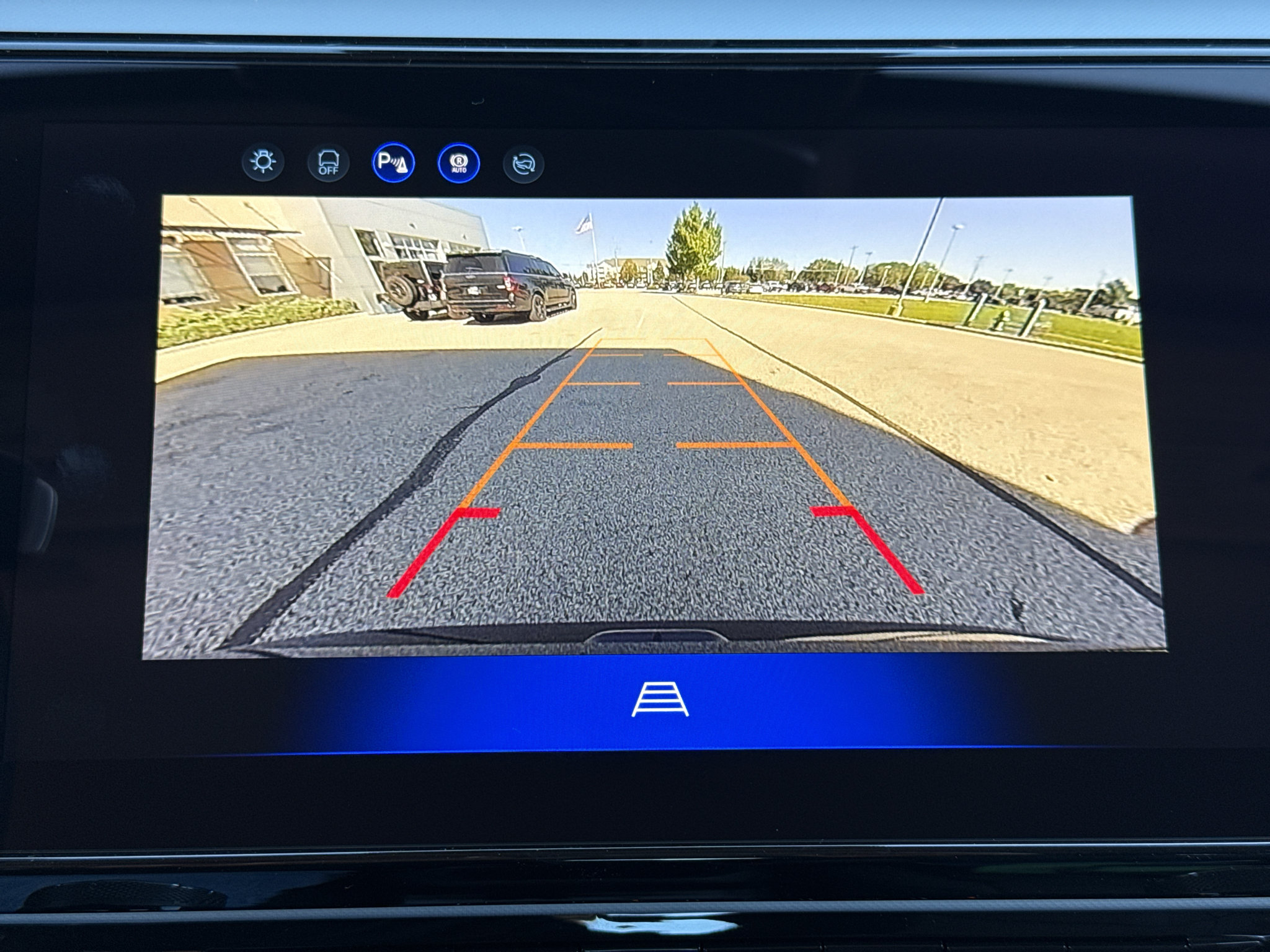 New 2027 Chevrolet Bolt LT w/ Comfort Package FWD image 26
