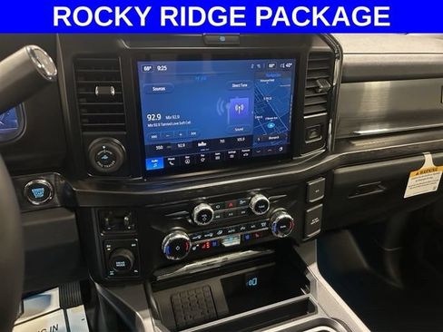 New 2026 Ford F250 Lariat w/ Black Appearance Package AWD/4WD image 15
