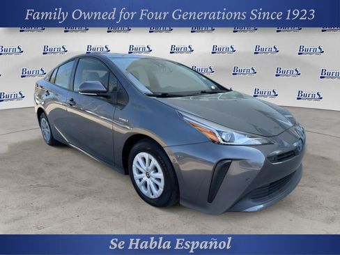 Used 2022 Toyota Prius LE FWD image 1