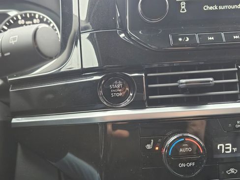 New 2025 Nissan Pathfinder SL image 24