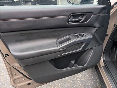 Certified 2023 Nissan Pathfinder Rock Creek image 14