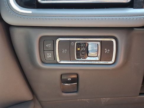 Used 2023 Lincoln Nautilus Reserve w/ Equipment Group 201A AWD/4WD image 26