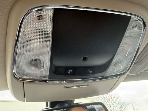 Used 2016 Chrysler 300 Limited image 19