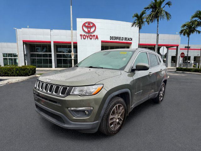 Used 2018 Jeep Compass Latitude w/ Safe & Security Group FWD image 3