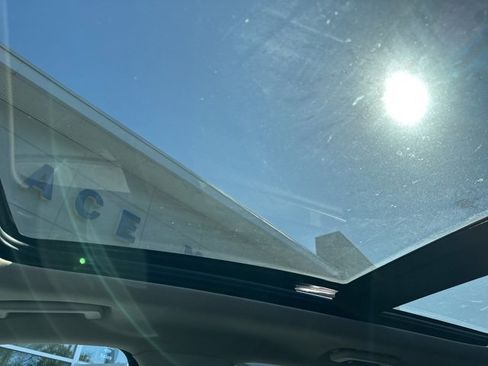 Used 2022 Ford Edge Titanium image 25