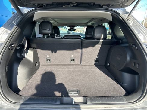 Used 2019 Jeep Cherokee Latitude Plus w/ Comfort/Convenience Group image 8