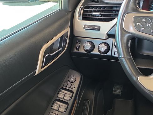 Used 2018 GMC Yukon Denali w/ Open Road Package AWD/4WD image 25