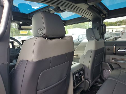 New 2025 GMC Hummer EV 2X image 9