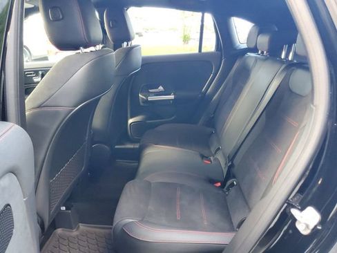 Used 2025 Mercedes-Benz GLA 250 image 10