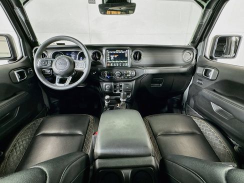 Used 2023 Jeep Wrangler Unlimited Sahara AWD/4WD image 26