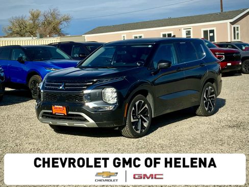 Used 2024 Mitsubishi Outlander SE image 1