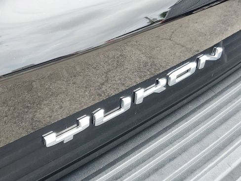 Used 2021 GMC Yukon XL SLT w/ SLT Premium Package AWD/4WD image 6