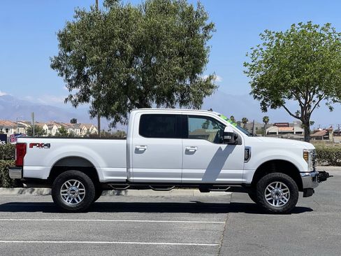 Used 2019 Ford F250 Lariat w/ Lariat Value Package AWD/4WD image 5