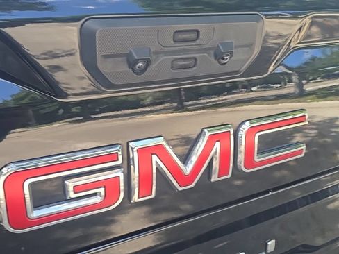 Used 2024 GMC Sierra 1500 Denali w/ Technology Package AWD/4WD image 12