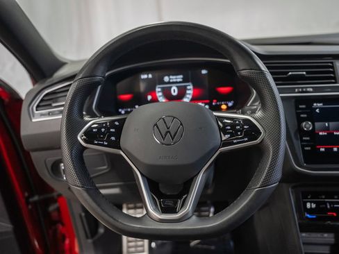 Used 2024 Volkswagen Tiguan SE R-Line image 30