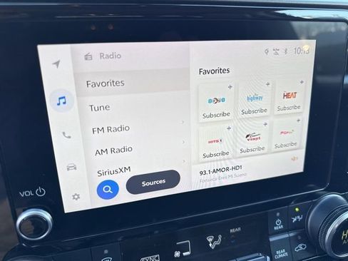 Used 2023 Toyota Highlander XLE image 5