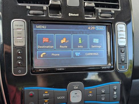 Used 2015 Nissan Leaf SL w/ Premium Package FWD image 27