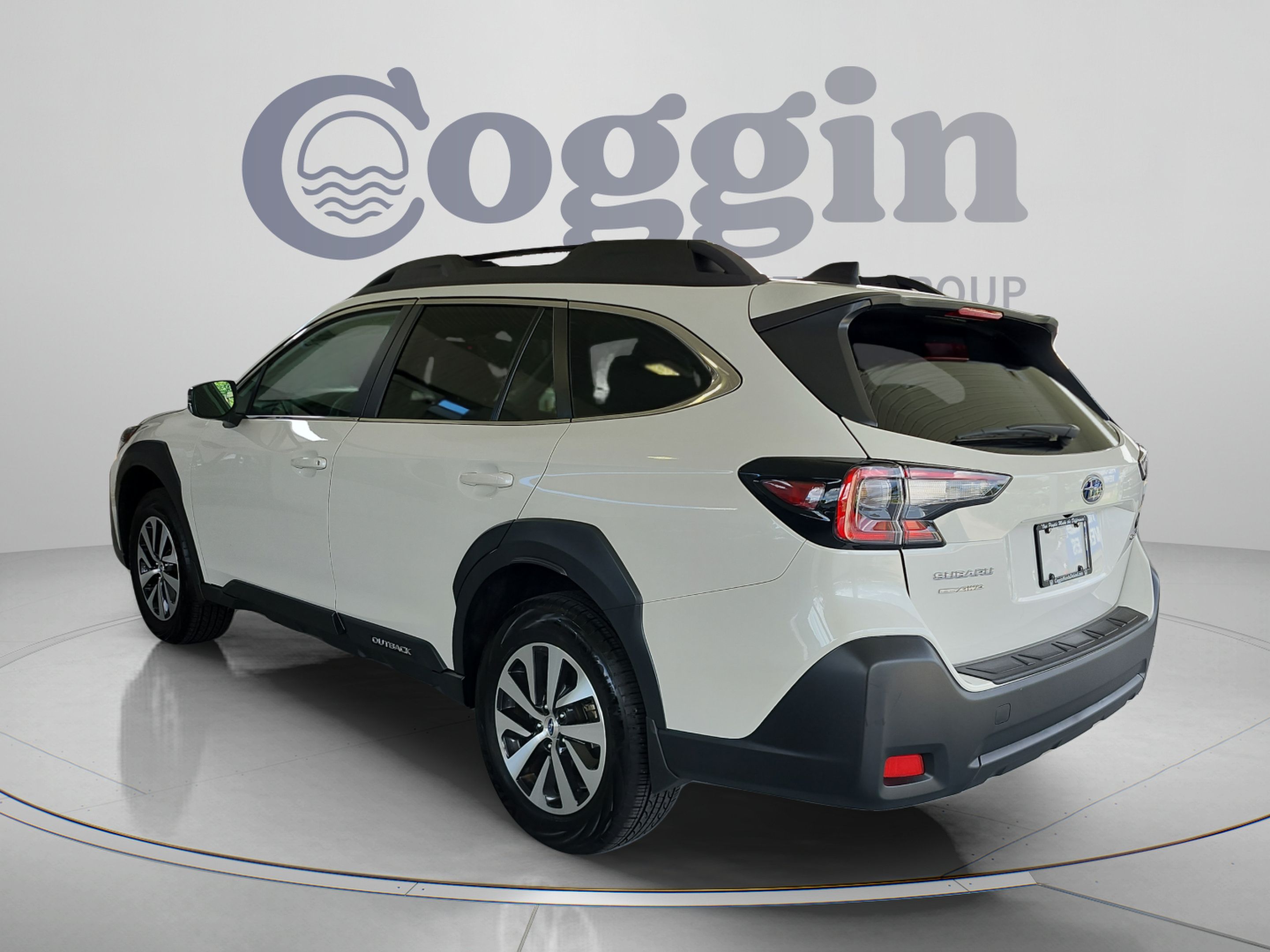 Used 2025 Subaru Outback Premium AWD/4WD image 3