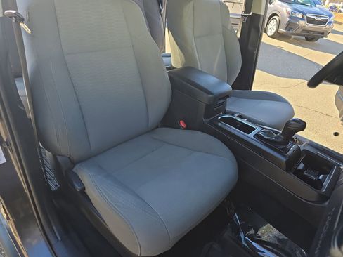 Used 2019 Toyota Tacoma SR image 14