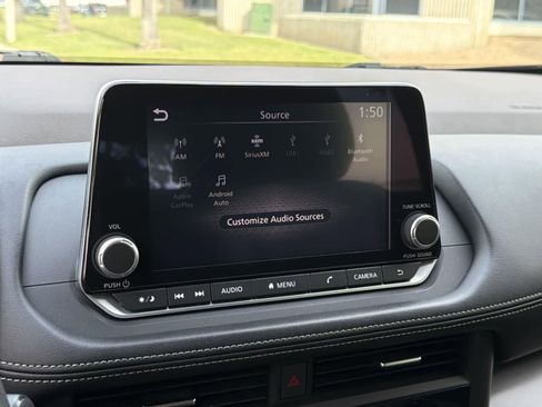 Used 2023 Nissan Rogue SV image 18