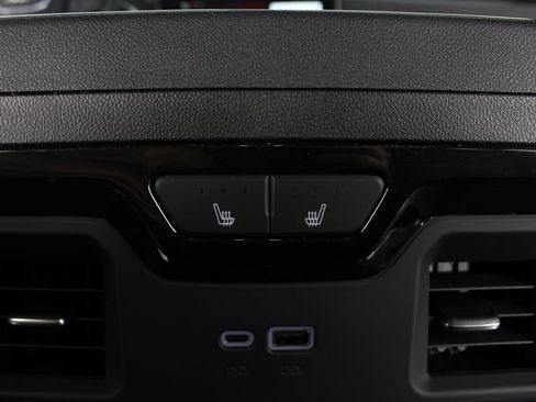New 2026 GMC Sierra 1500 AT4 w/ AT4 Premium Package AWD/4WD image 22