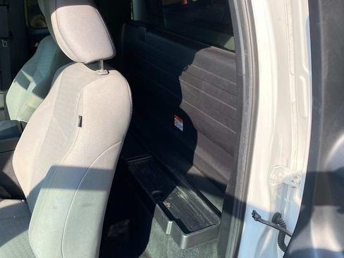 Used 2021 Toyota Tacoma SR RWD image 9