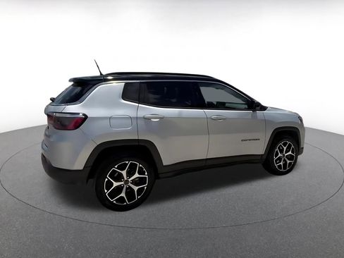 Used 2025 Jeep Compass Limited AWD/4WD image 16