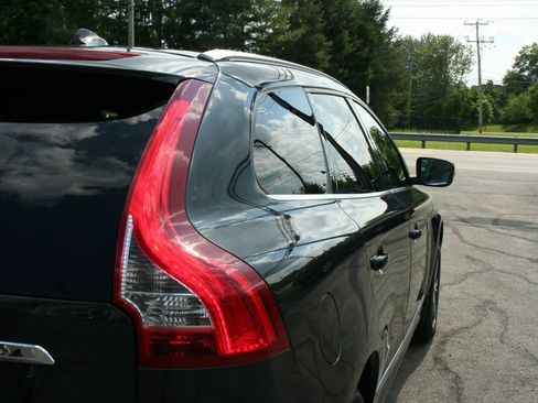 Used 2015 Volvo XC60 T6 w/ Protection Package AWD/4WD image 25