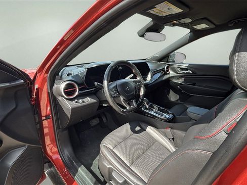 Used 2024 Chevrolet Trax RS w/ Driver Confidence Package image 18