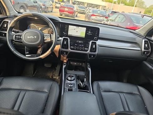 Certified 2023 Kia Sorento EX AWD/4WD image 2