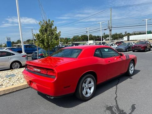 Used 2010 Dodge Challenger R/T RWD image 8
