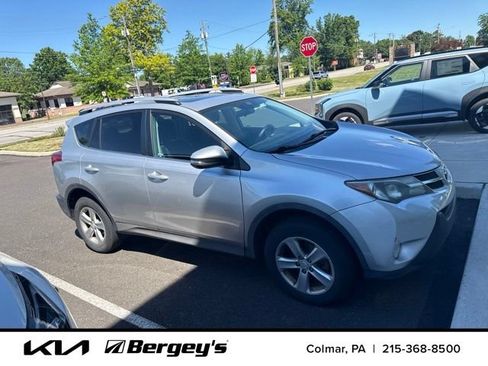 Used 2013 Toyota RAV4 XLE AWD/4WD image 6