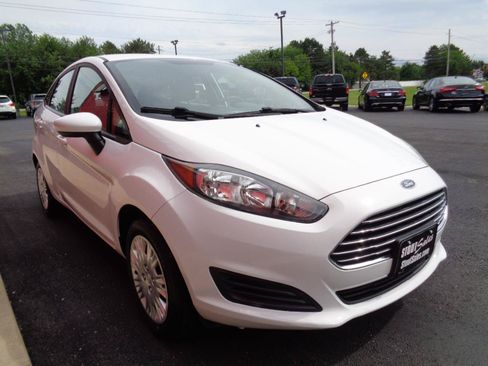 Used 2016 Ford Fiesta S FWD image 4