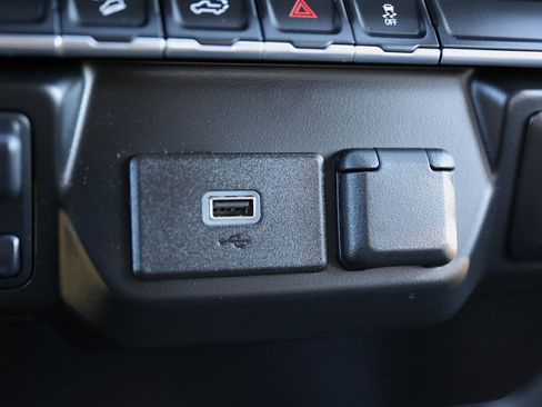 Used 2020 Chevrolet Silverado 1500 Custom Trail Boss w/ Custom Convenience Package image 32