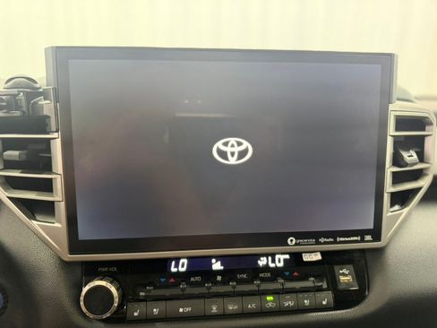 Used 2024 Toyota Tundra Limited AWD/4WD image 16