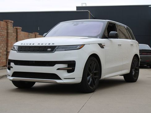 Used 2023 Land Rover Range Rover Sport SE Dynamic image 2