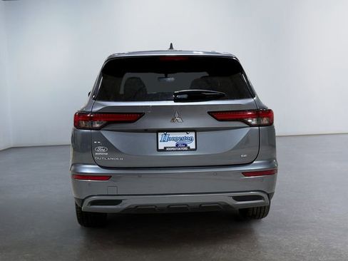Used 2023 Mitsubishi Outlander SE image 4