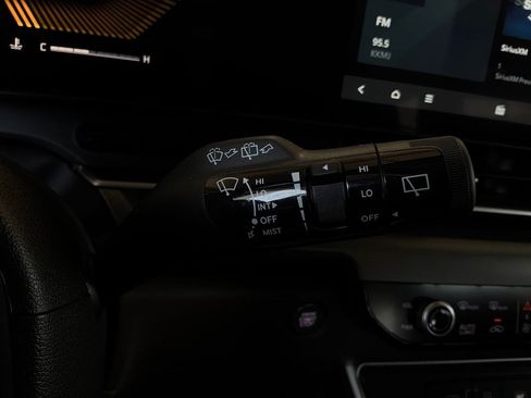 Used 2026 Kia Carnival FWD image 41