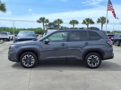 Used 2025 Subaru Forester Premium AWD/4WD image 9