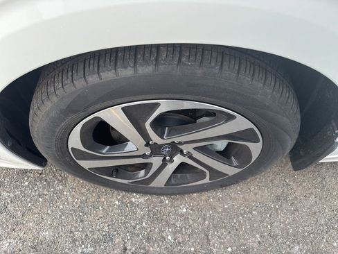 Certified 2022 Subaru Legacy Limited image 16