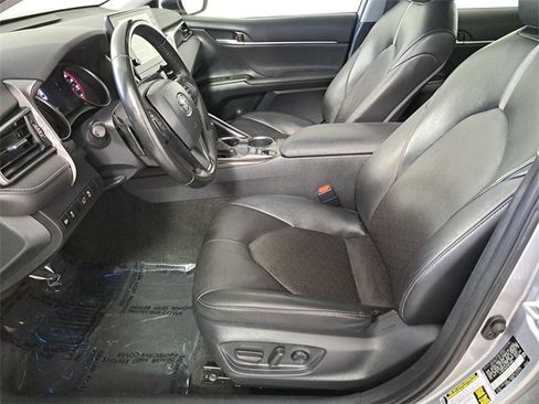 Used 2023 Toyota Camry XSE image 18