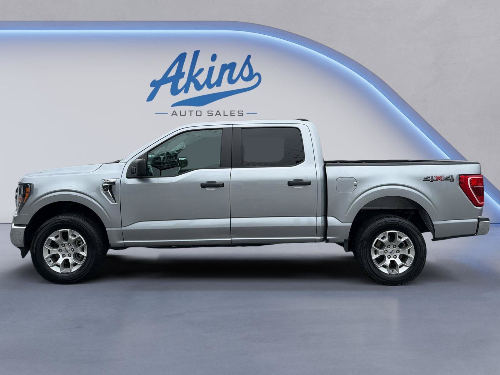 Used 2023 Ford F150 XLT AWD/4WD image 2