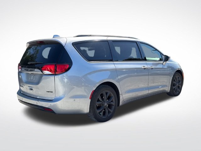 Used 2020 Chrysler Pacifica Limited w/ Advanced Safetytec Group FWD image 6