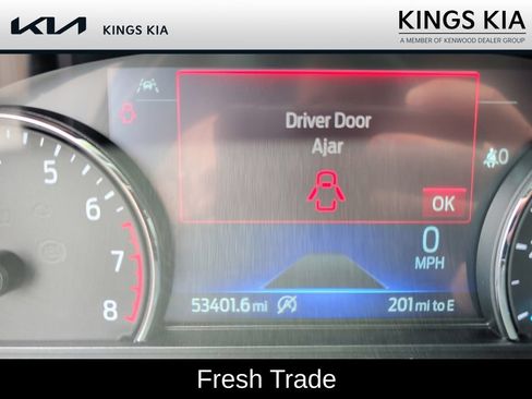 Used 2024 Ford Explorer XLT RWD image 1