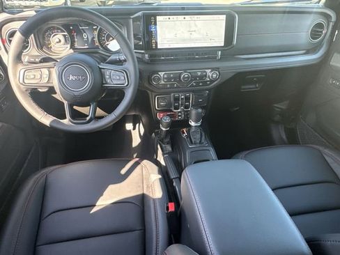 New 2025 Jeep Gladiator Rubicon image 18