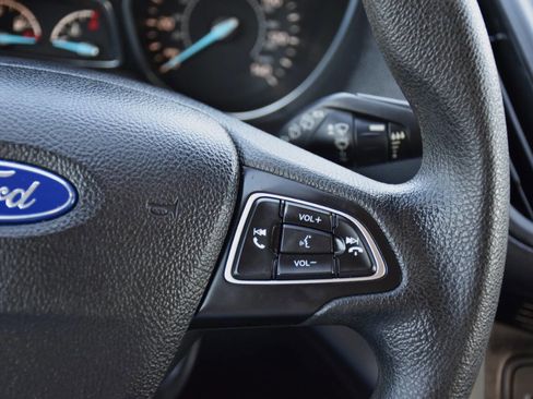 Used 2019 Ford Escape S image 22